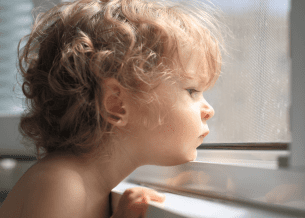 Criança Triste: Como identificar sinais de tristeza e oferecer apoio emocional Criança Triste: Como identificar sinais de tristeza e oferecer apoio emocional