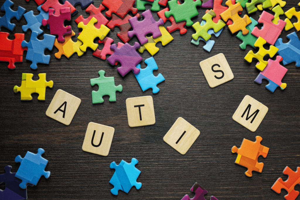 Estratégias de Comunicação e Socialização para Terapeutas Apoiando Criança que Têm Autismo   