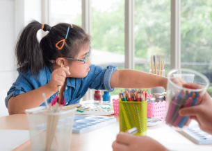 Existe menina autista ? Saiba mais sobre autismo em meninas - Paulinha  Psico Infantil, Autismo em meninas