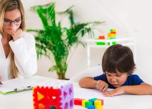clínica de psicologia infantil - criança na terapia